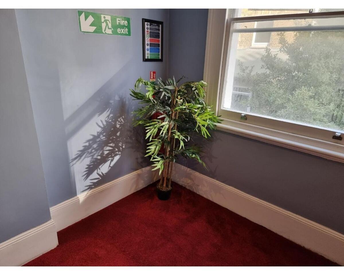 Fb2-Fantastic Basement Studio Good For 3 Near Hyde Park 런던 객실 사진